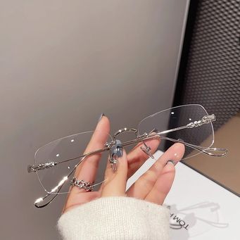 Eyewear & Accessories