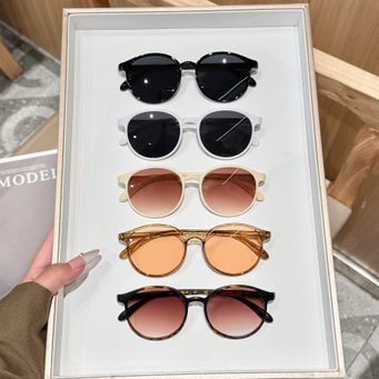 Eyewear & Accessories