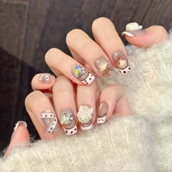 Nails & Manicure
