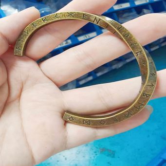 Bracelets & Bangles