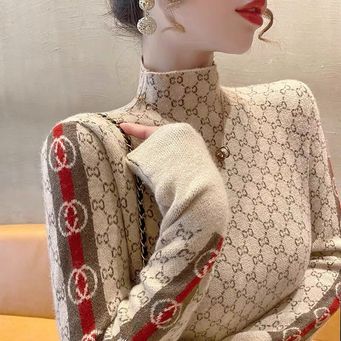 Sweaters & Sweatshirts