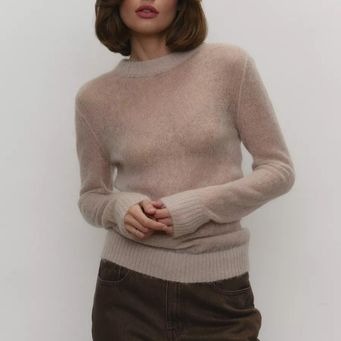 Sweaters & Sweatshirts