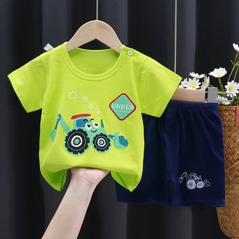 Men&rsquo;s / Women&rsquo;s / Kids' Clothing