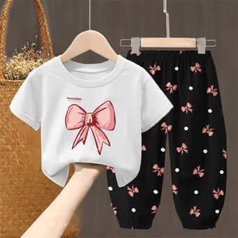 Men&rsquo;s / Women&rsquo;s / Kids' Clothing