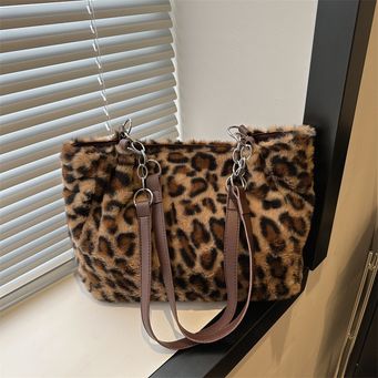 Handbags & Purses