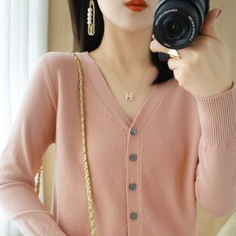 Sweaters & Sweatshirts