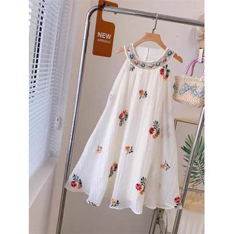 Men&rsquo;s / Women&rsquo;s / Kids' Clothing