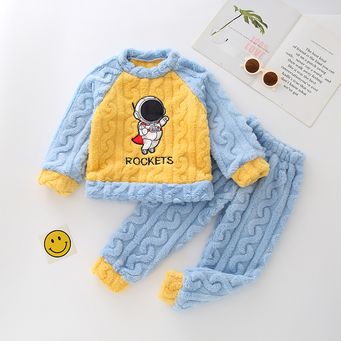 Men&rsquo;s / Women&rsquo;s / Kids' Clothing